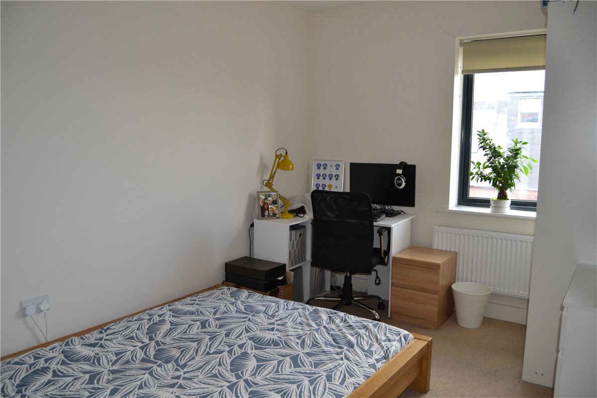 2 bedroom flat, West Street, Newbury RG14 - Let Agreed