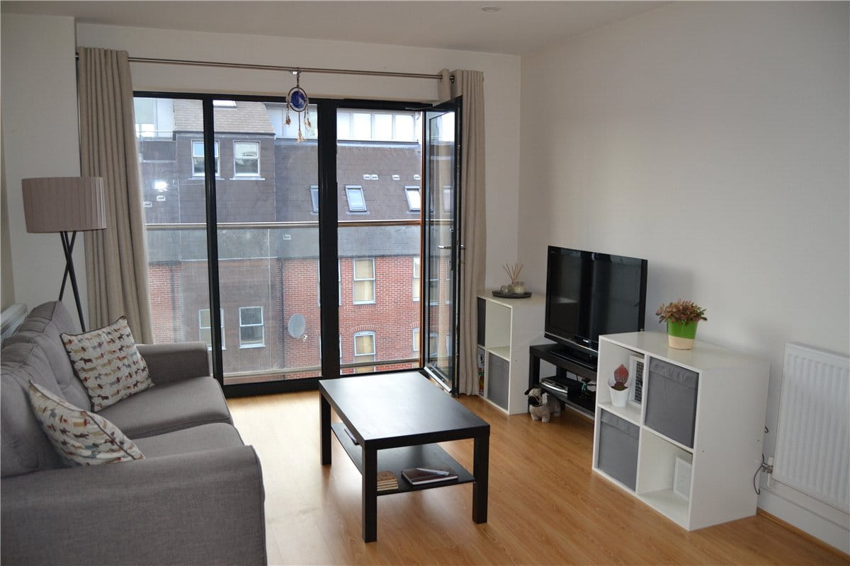 2 bedroom flat, West Street, Newbury RG14 - Let Agreed
