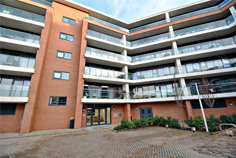1 bedroom flat, Racecourse Road, Newbury RG14 - Let Agreed