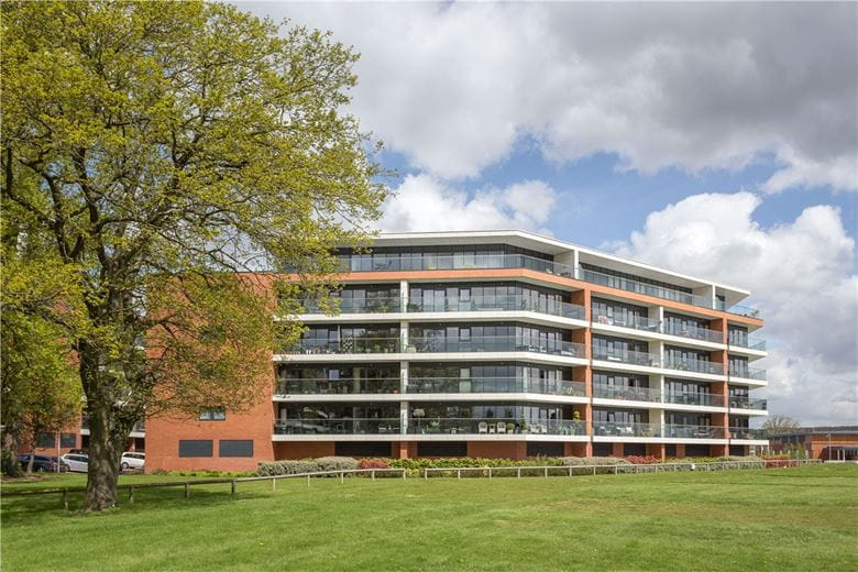2 bedroom flat, Racecourse Road, Newbury RG14