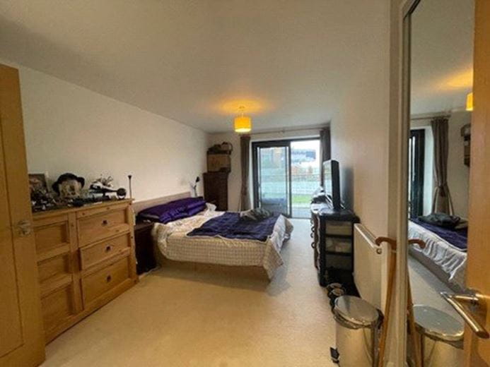 2 bedroom flat, Racecourse Road, Newbury RG14