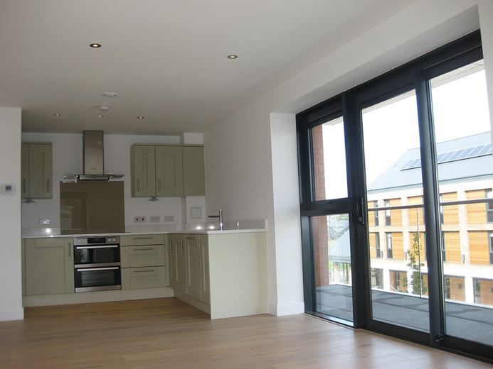 2 bedroom flat, Racecourse Road, Newbury RG14