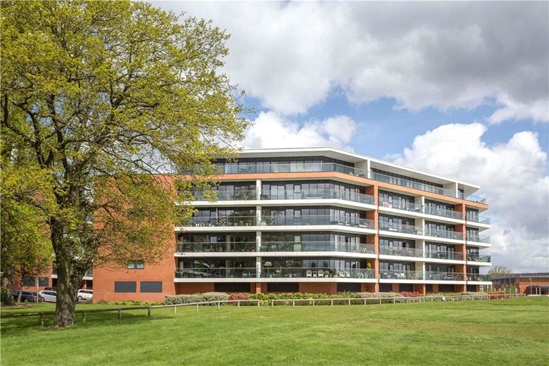 2 bedroom flat, Racecourse Road, Newbury RG14