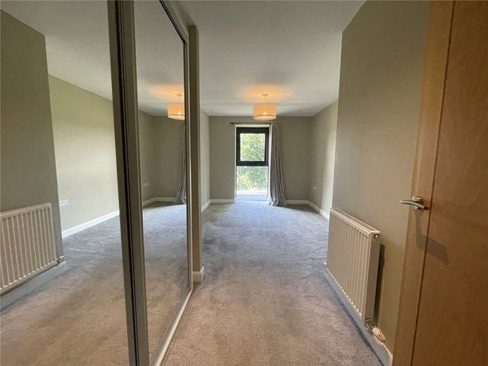 2 bedroom flat, Racecourse Road, Newbury RG14