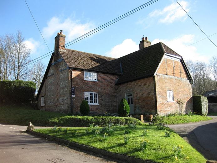 3 bedroom house, Stoke, Andover SP11 - Let Agreed