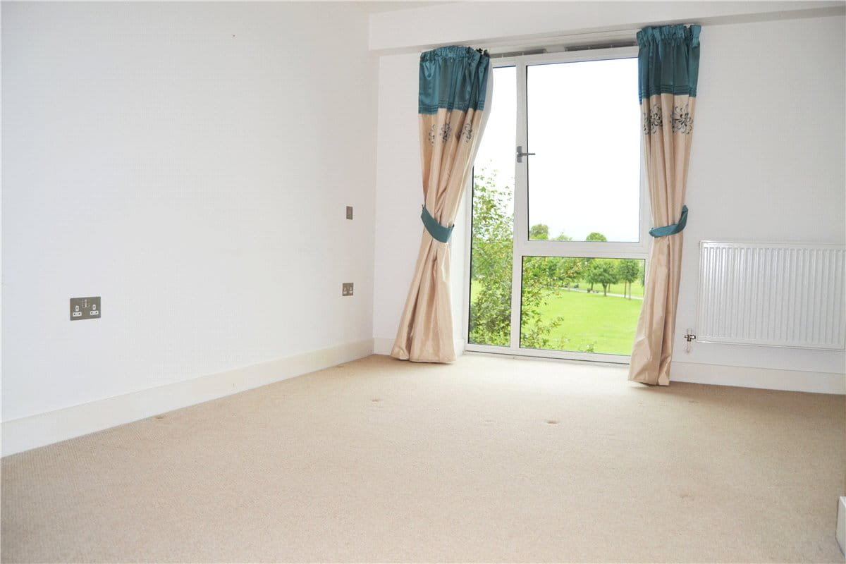 2 bedroom flat, Park Way, Newbury RG14