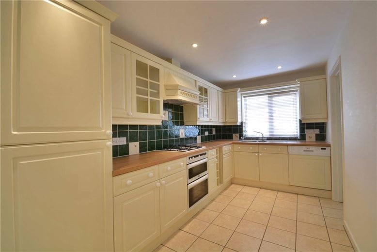 4 bedroom house, Newbury, Berkshire RG14 - Available