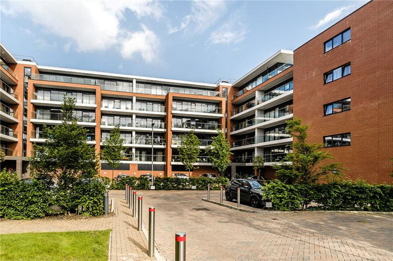 1 bedroom flat, Racecourse Road, Newbury RG14 - Under Offer