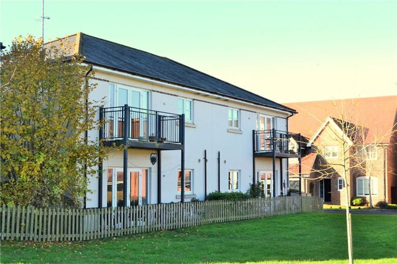 2 bedroom flat, Hermitage, Thatcham RG18 - Available