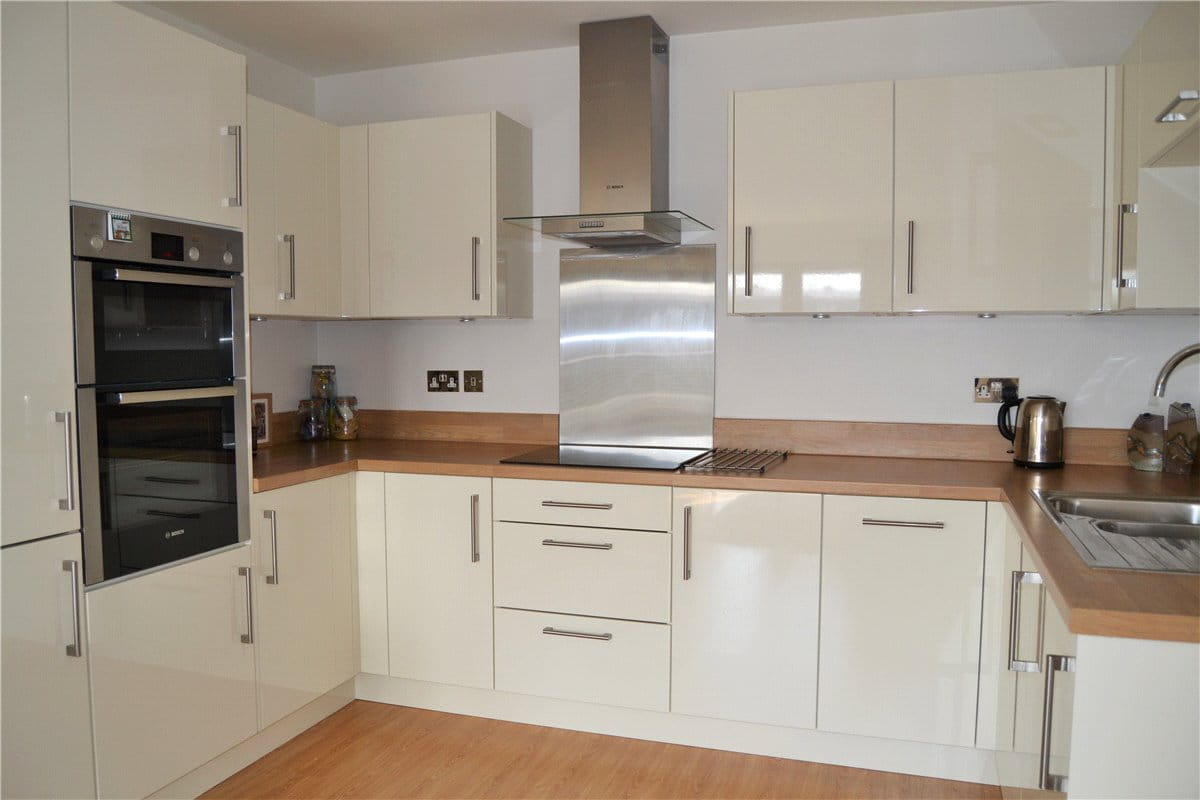 2 bedroom flat, West Street, Newbury RG14