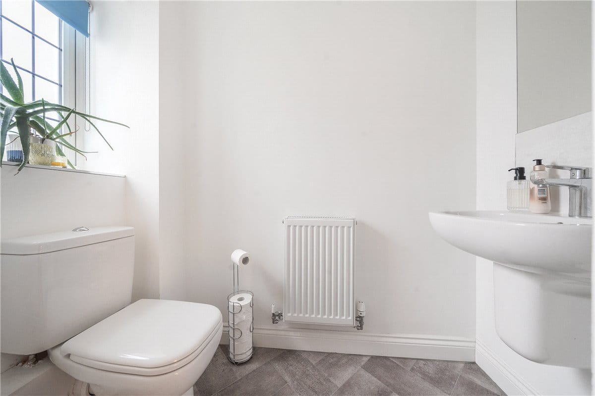 3 bedroom house, Woolhampton, Reading RG7