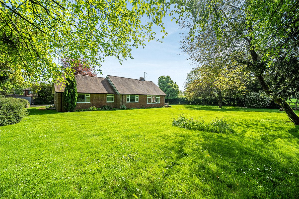 4 bedroom bungalow, Upper Green, Inkpen RG17