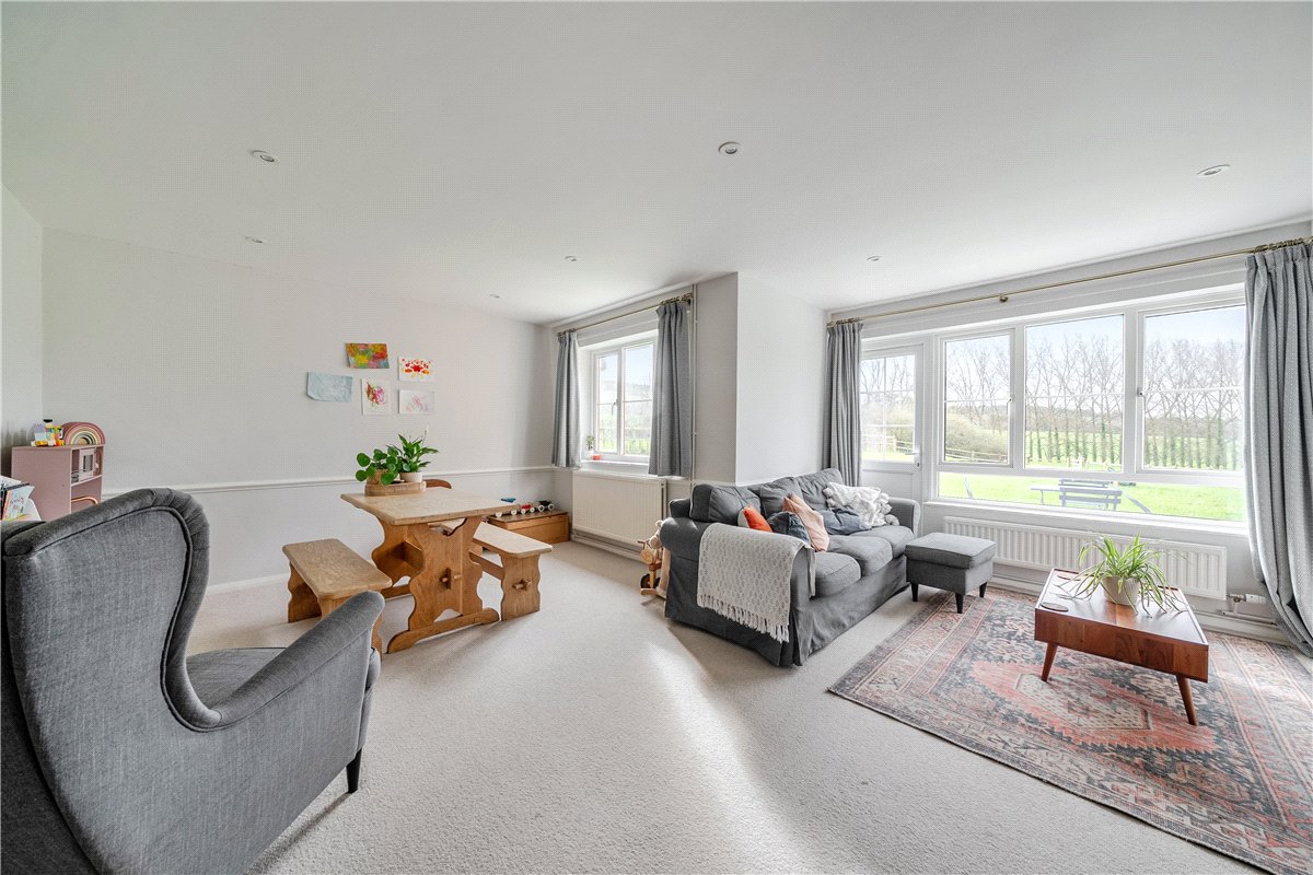 3 bedroom bungalow, Combe, Hungerford RG17 - Available