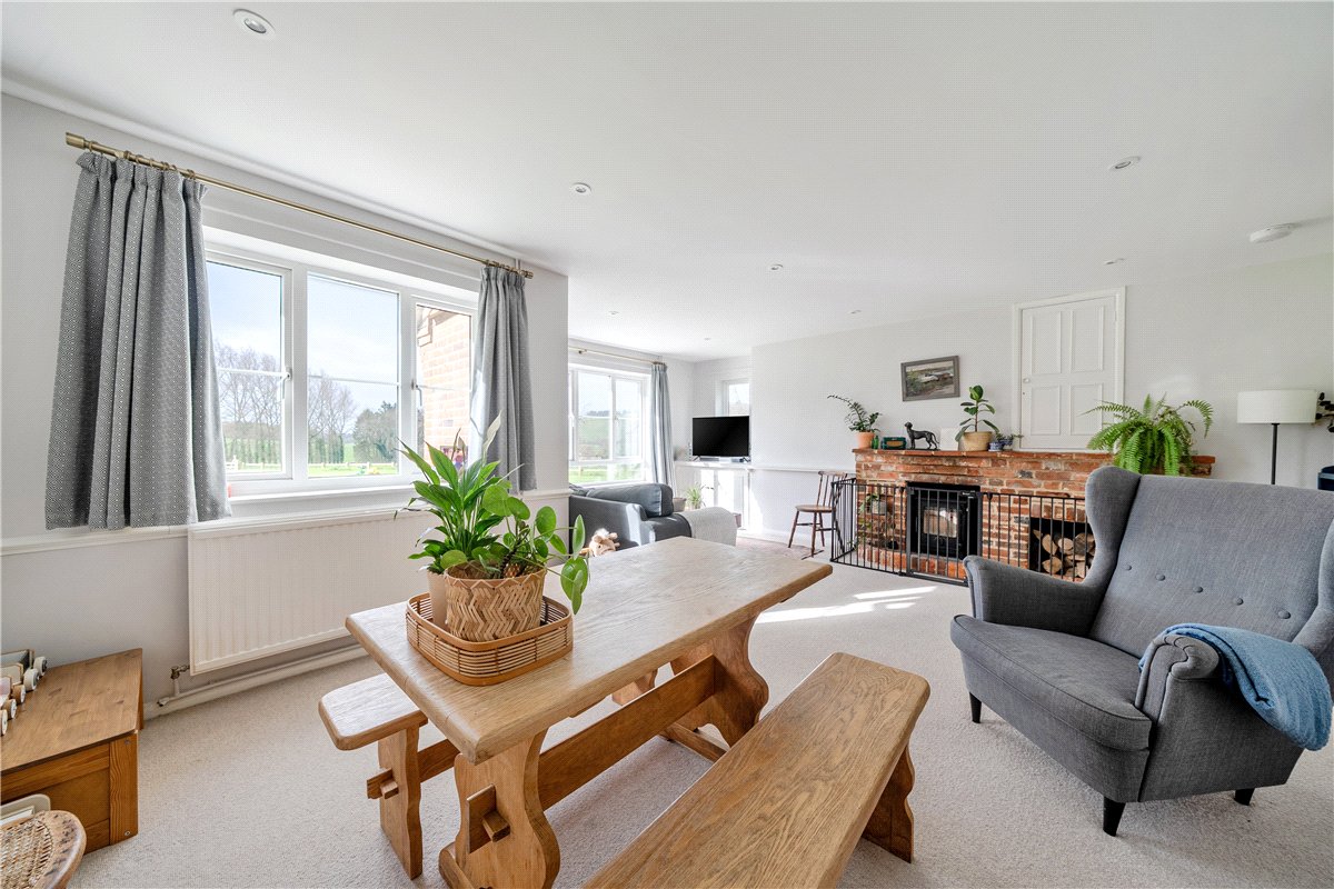 3 bedroom bungalow, Combe, Hungerford RG17 - Available