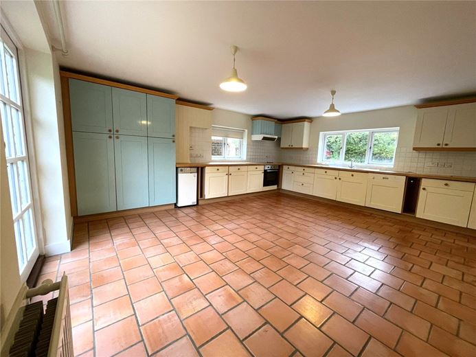 2 bedroom cottage, Horris Hill, Newtown RG20
