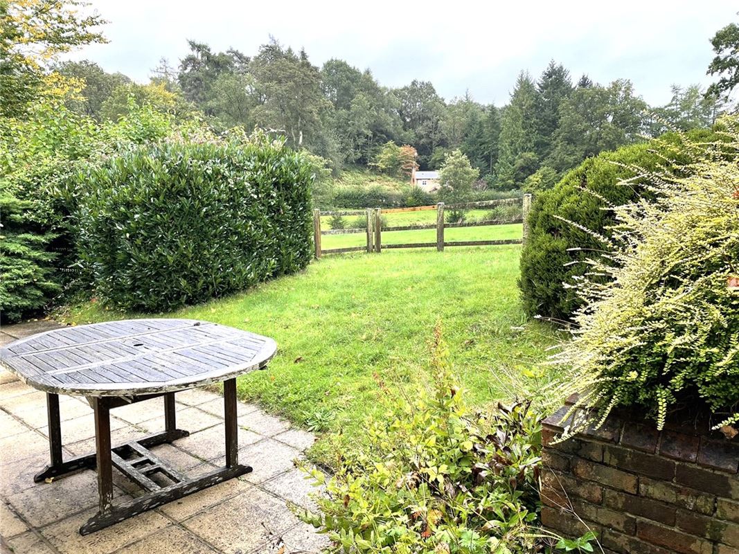 2 bedroom cottage, Horris Hill, Newtown RG20