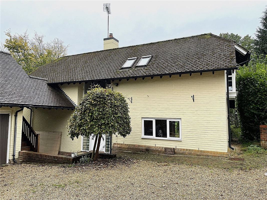 2 bedroom cottage, Horris Hill, Newtown RG20