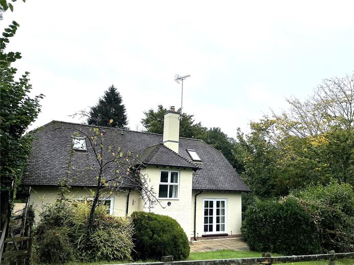 2 bedroom cottage, Horris Hill, Newtown RG20