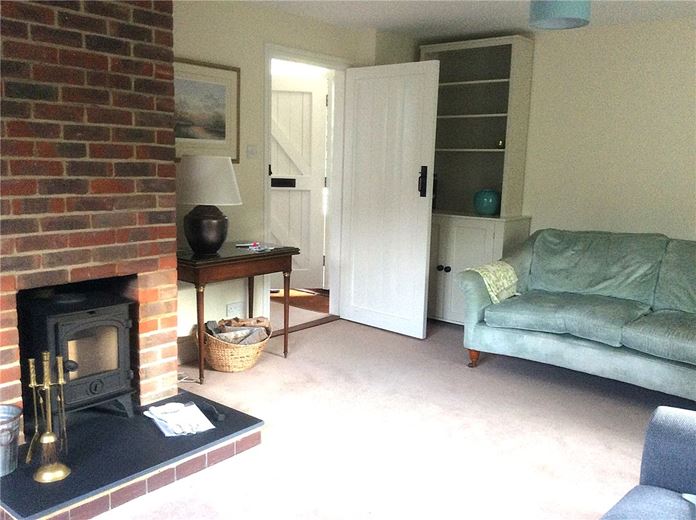 2 bedroom cottage, Horris Hill, Newtown RG20