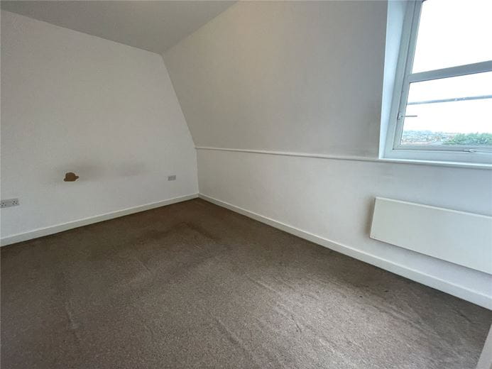 1 bedroom flat, Strawberry Hill, Newbury RG14 - Available