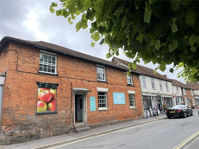 2 bedroom flat, Kingsclere, Newbury RG20 - Available