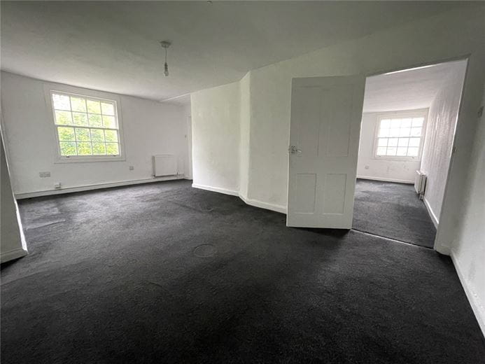 2 bedroom flat, Kingsclere, Newbury RG20 - Available