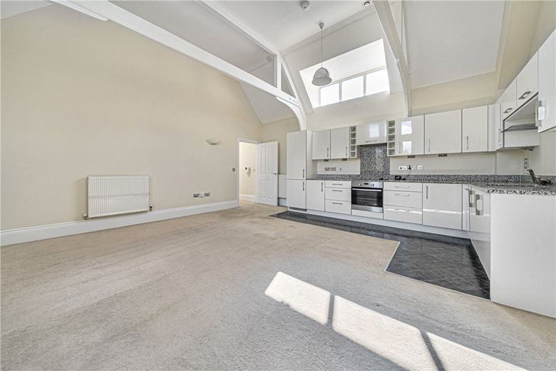 3 bedroom flat, Enborne Road, Newbury RG14 - Let Agreed