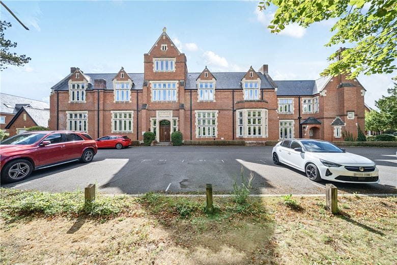 3 bedroom flat, Enborne Road, Newbury RG14 - Let Agreed