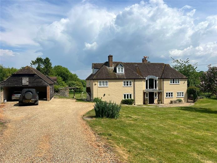 6 bedroom house, Lambourn Woodlands, Hungerford RG17 - Available