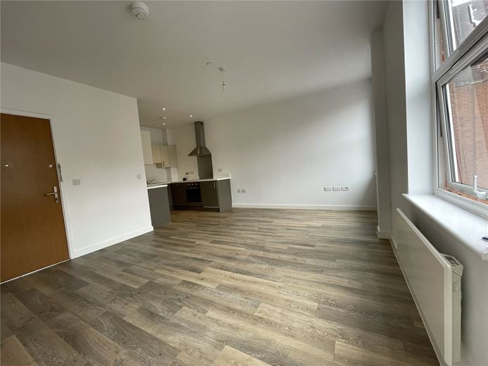 1 bedroom flat, Strawberry Hill, Newbury RG14 - Available
