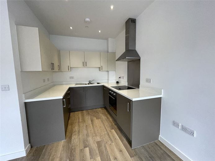 1 bedroom flat, Strawberry Hill, Newbury RG14 - Available
