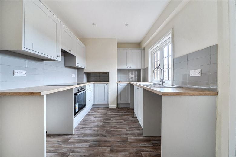 3 bedroom house, Bucklebury, Reading RG7 - Available