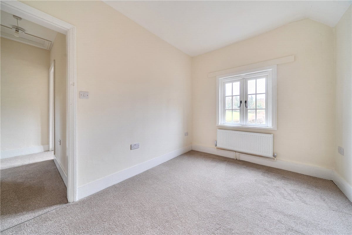3 bedroom house, Bucklebury, Reading RG7 - Available