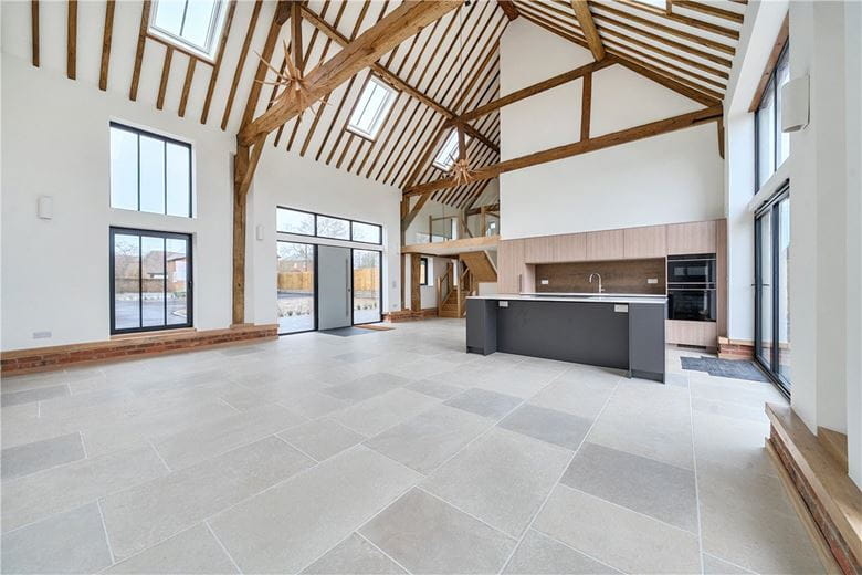 3 bedroom house, Enborne Street, Enborne RG20 - Available