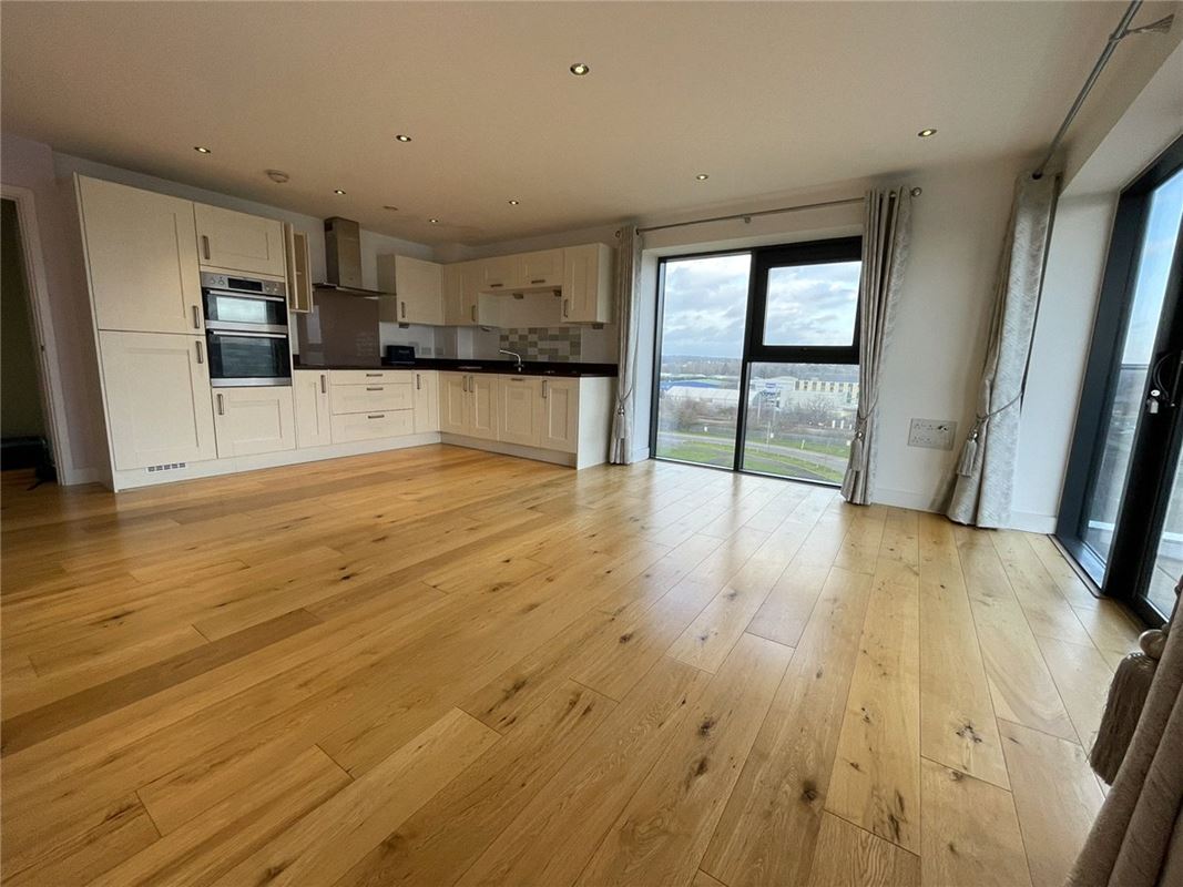 2 bedroom flat, Kingman Way, Newbury RG14 - Let Agreed