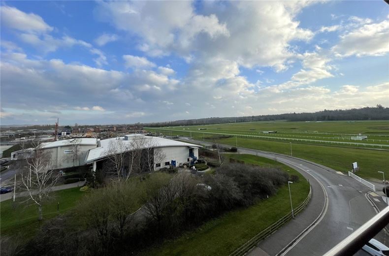 2 bedroom flat, Kingman Way, Newbury RG14 - Let Agreed