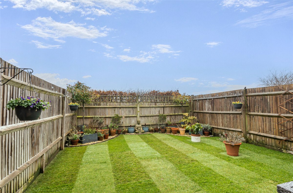 3 bedroom house, Newbury, Berkshire RG14 - Available