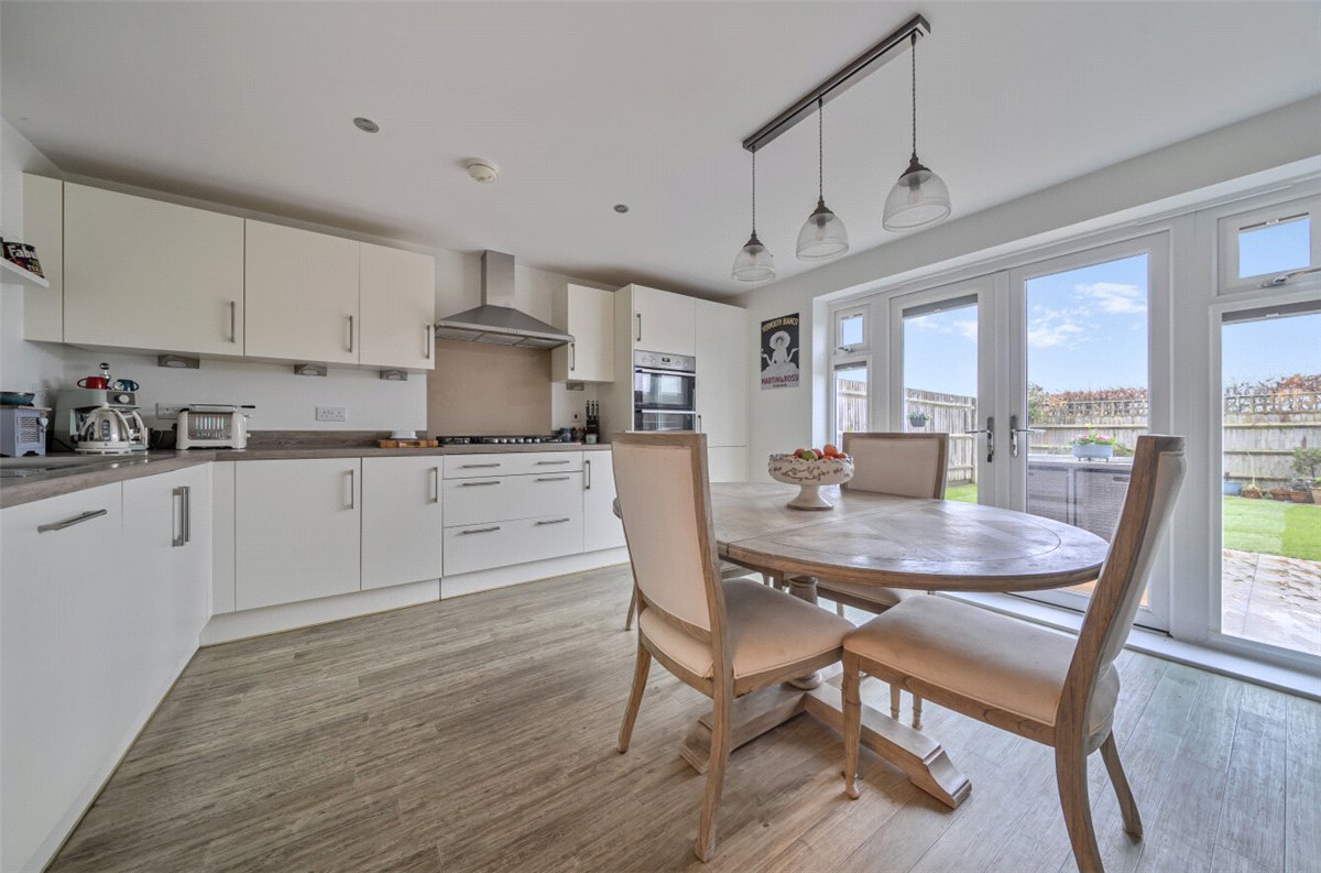 3 bedroom house, Newbury, Berkshire RG14 - Available