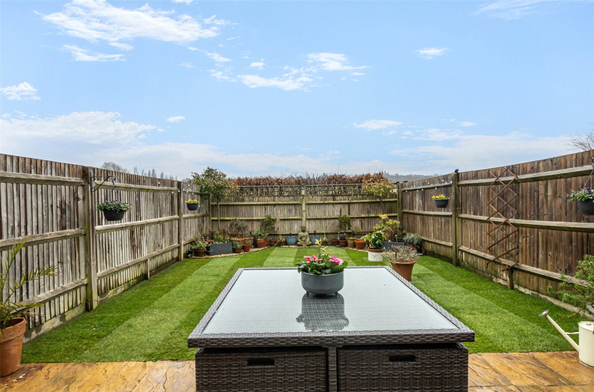 3 bedroom house, Newbury, Berkshire RG14 - Available