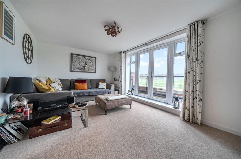 3 bedroom house, Newbury, Berkshire RG14 - Available