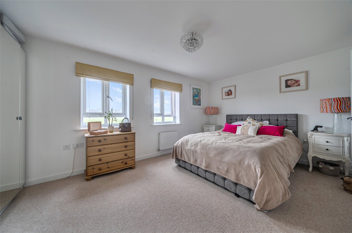 3 bedroom house, Newbury, Berkshire RG14 - Available