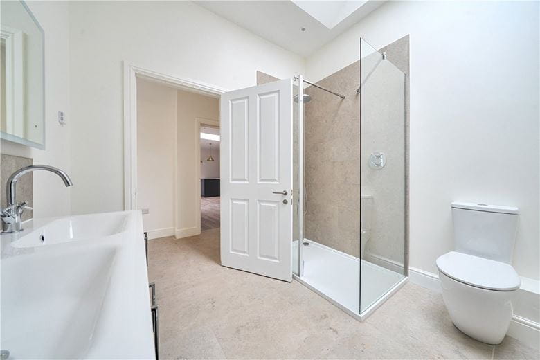 2 bedroom house, Enborne Street, Enborne RG20 - Available