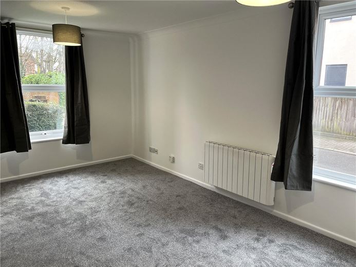 2 bedroom flat, London Road, Newbury RG14 - Available