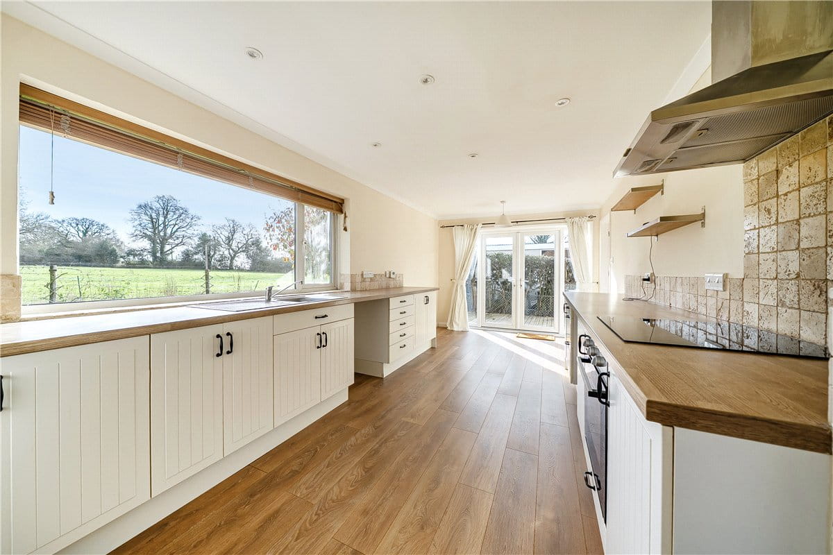 3 bedroom house, Tangley, Andover SP11 - Available