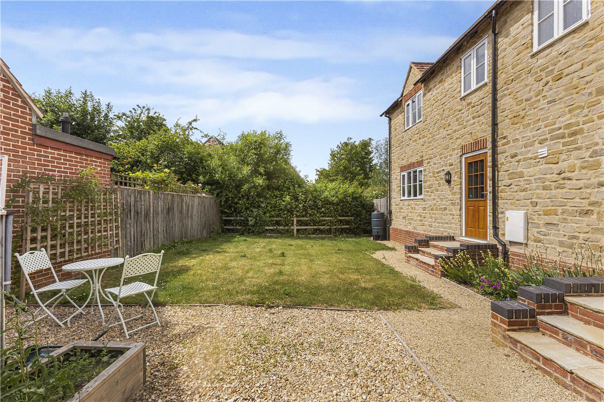 4 bedroom house, Five Acres, Murcott OX5 - Available