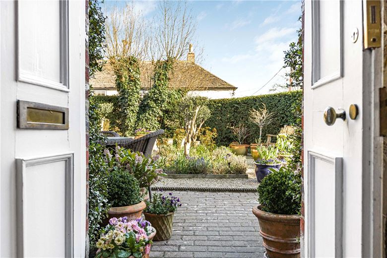 3 bedroom house, High Street, Eynsham OX29 - Available