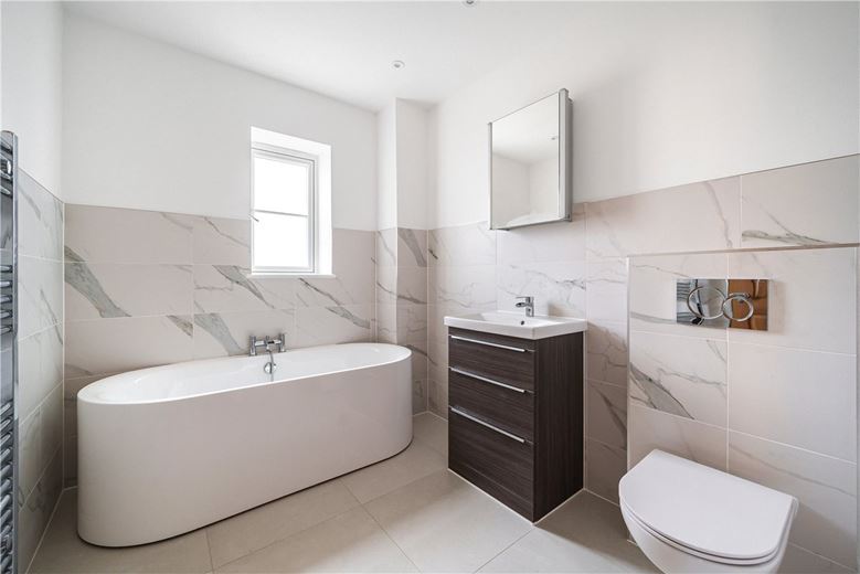 4 bedroom house, Southfields, Weston-on-the-Green OX25 - Available