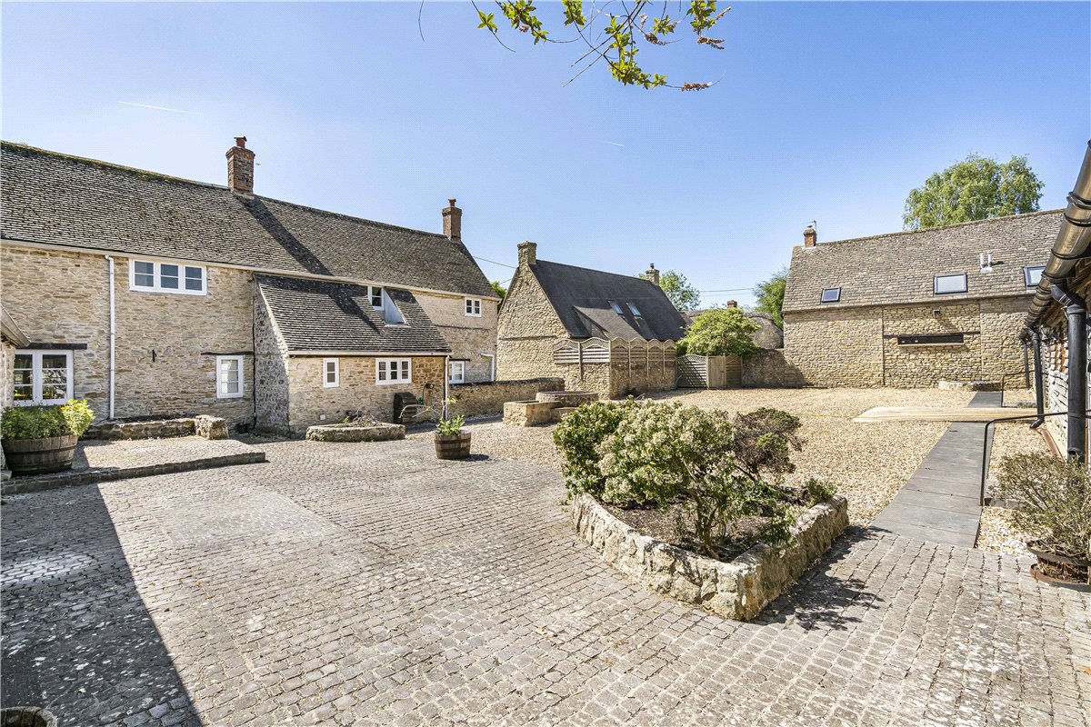 5 bedroom house, North Lane, Weston-on-the-Green OX25 - Sold STC