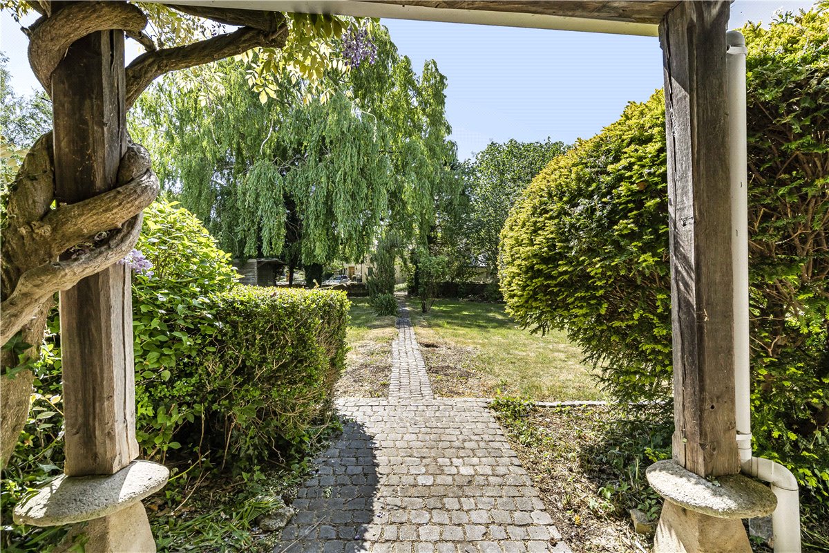 5 bedroom house, North Lane, Weston-on-the-Green OX25 - Sold STC