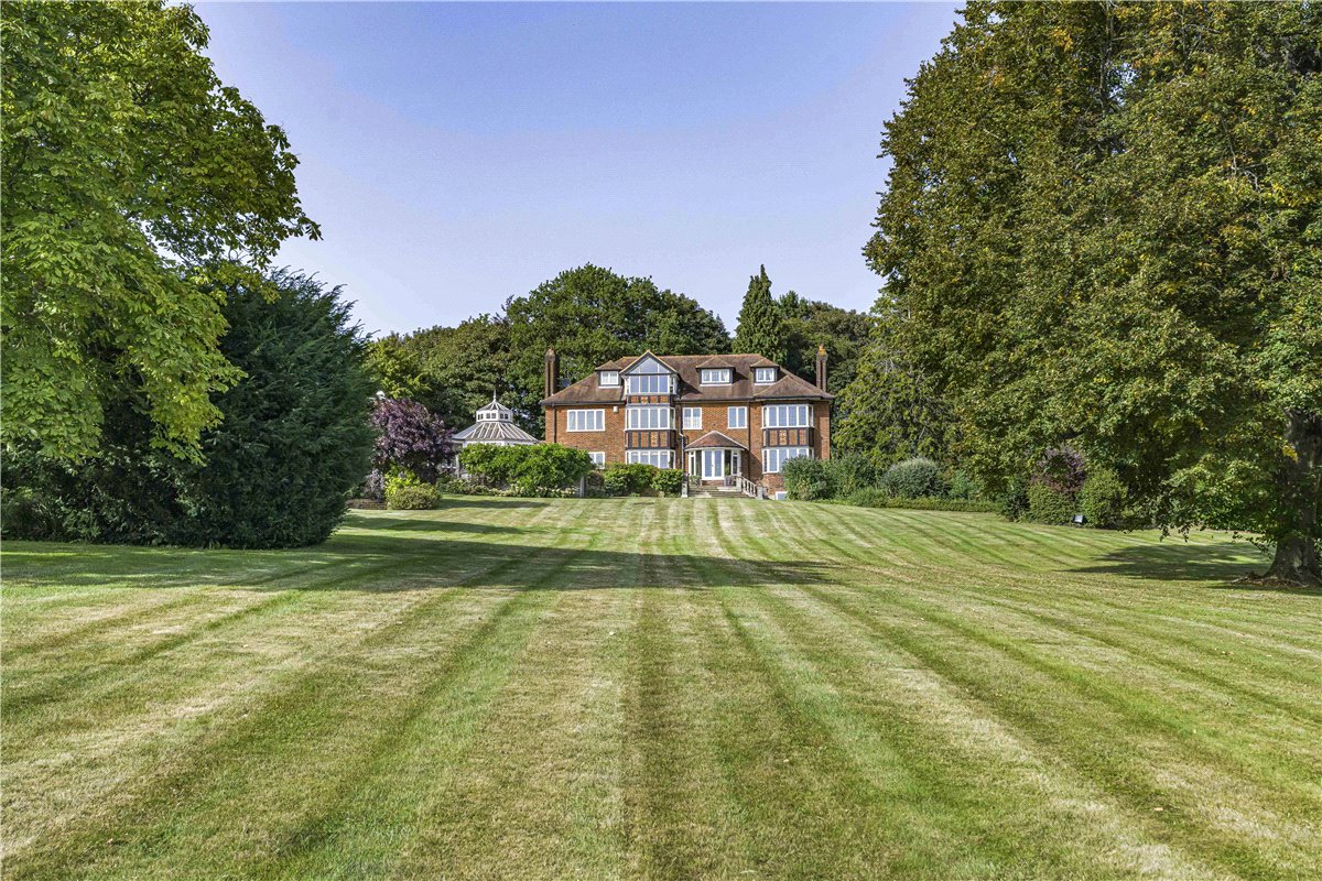 6 bedroom house, Chalk Lane, Hyde Heath HP6 - Available